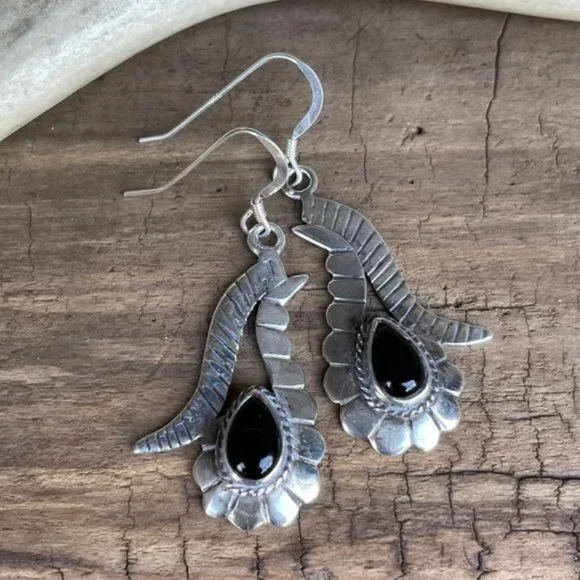 Vintage Old Pawn Native American Sterling Silver Onyx Dangle Drop Earrings - Picture 12 of 12